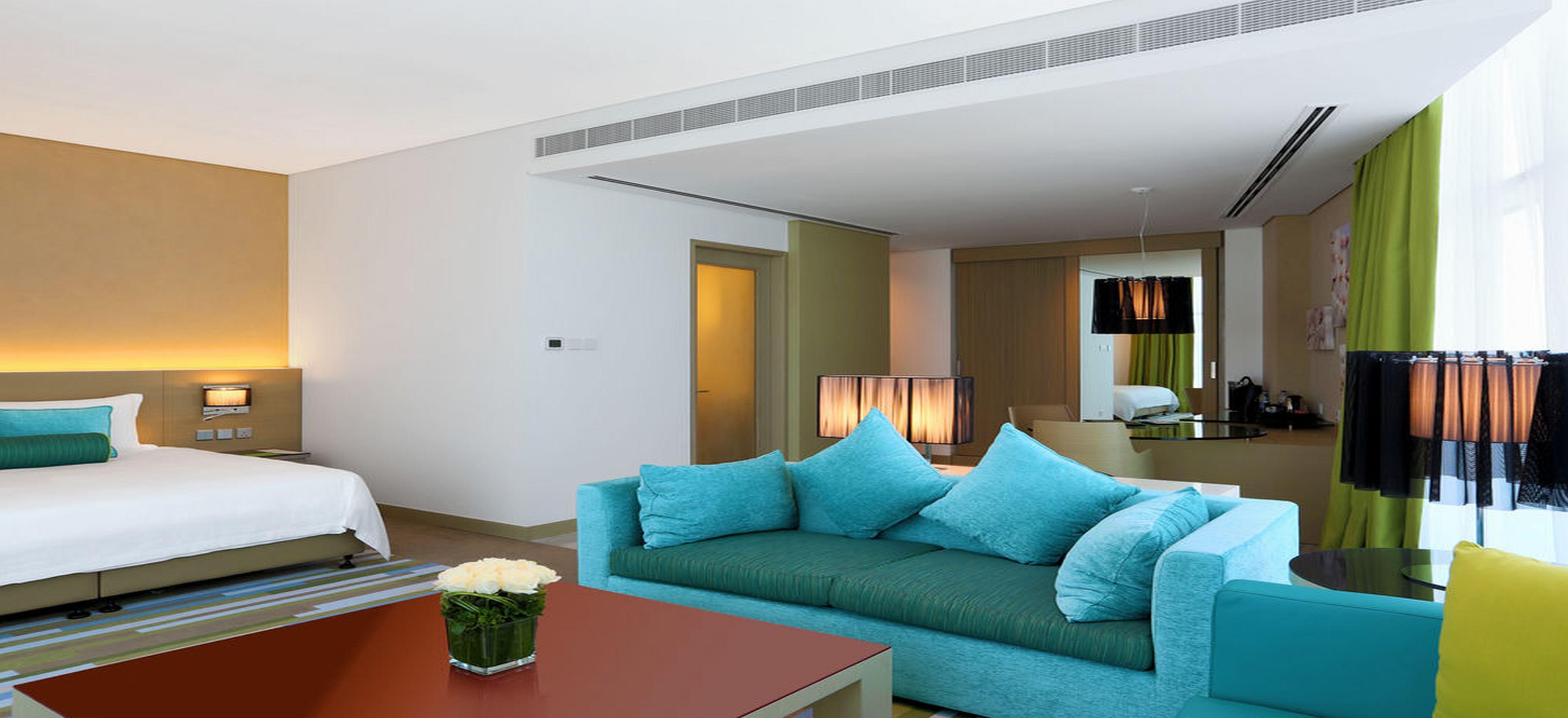 Hotel Downtown Rotana Manáma Exteriér fotografie A suite at the hotel