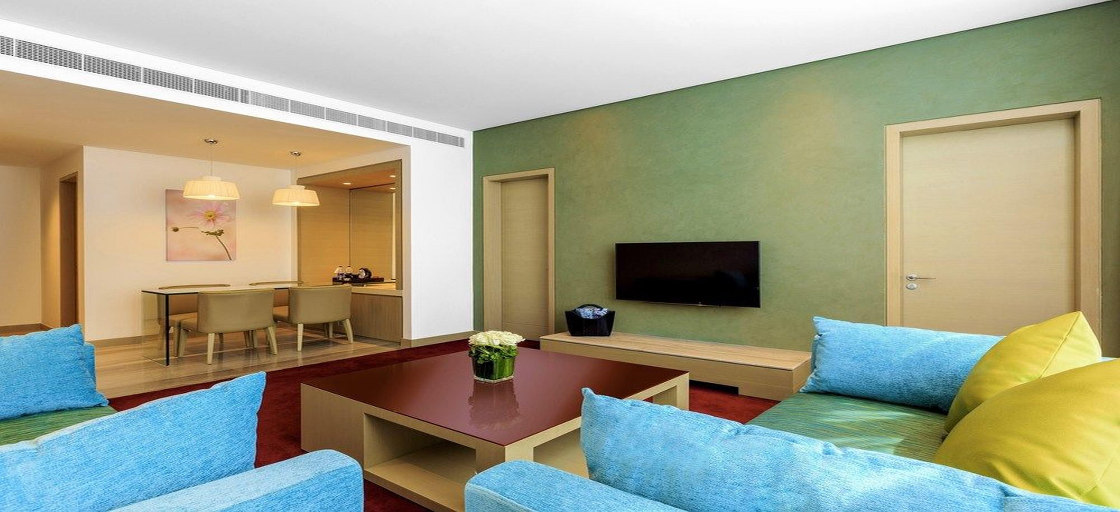 Hotel Downtown Rotana Manáma Exteriér fotografie Living room