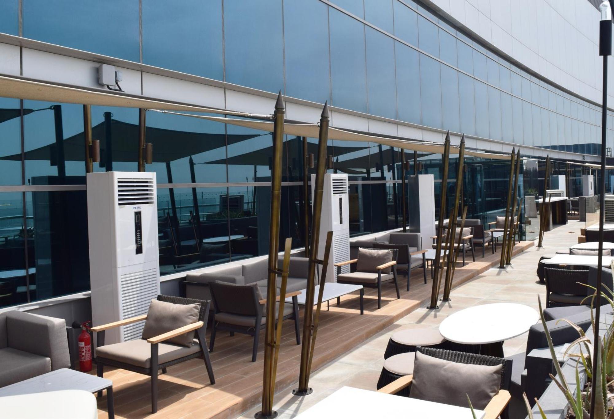 Hotel Downtown Rotana Manáma Exteriér fotografie The Sky Bar